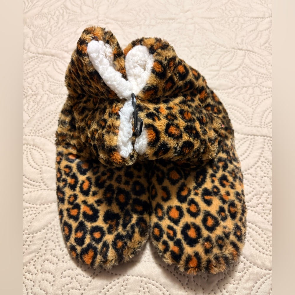 NWT faux fur comfortable sherpa-like lined slippers leopard print, shoe sz 4-10 - Picture 5 of 8